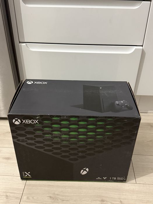 Vand/schimb xbox x garantie 2 controlere