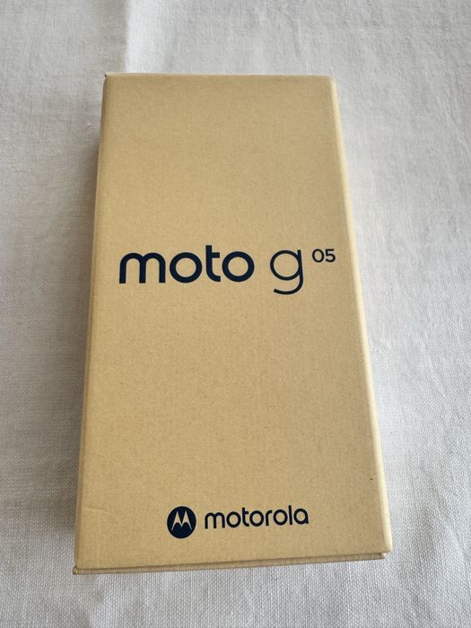 Motorola Moto g05 - цвят: Plum Red