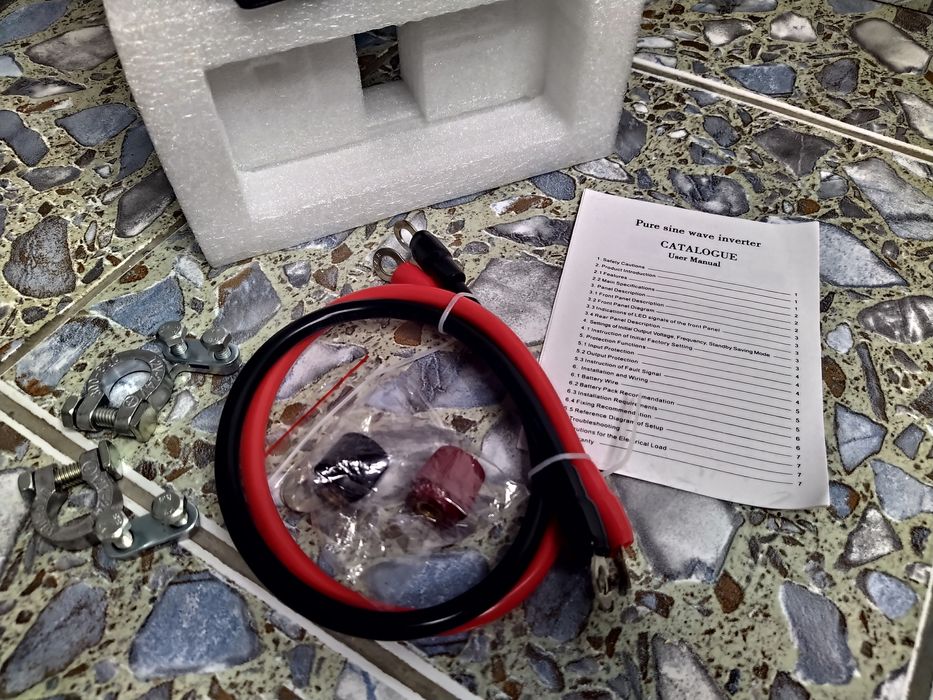 Invertor EASUN  cu Undă Sinusoidală Pură DC 12V /AC220V Putere 3000W