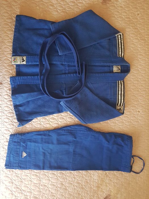 Judo kiyimi sotiladi