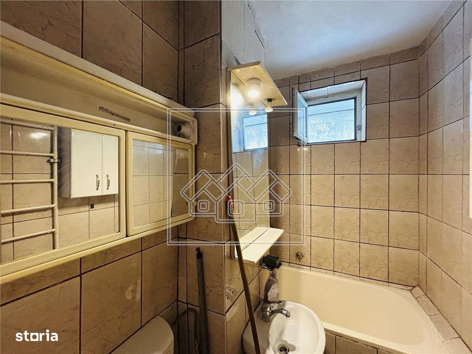 Ap cu 2 camere, balcon - Zona Cedonia