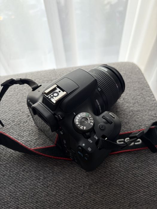 Canon EOS 2000D