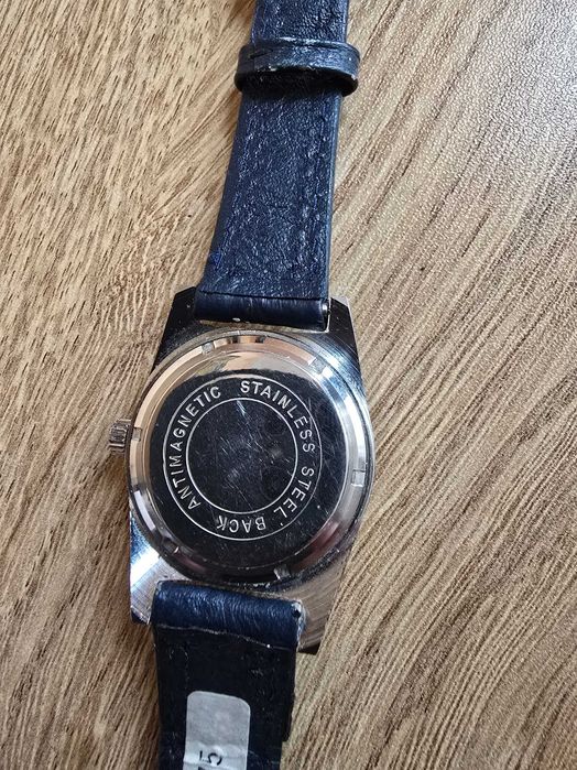 Винтидж механичен часовник "Recthor"