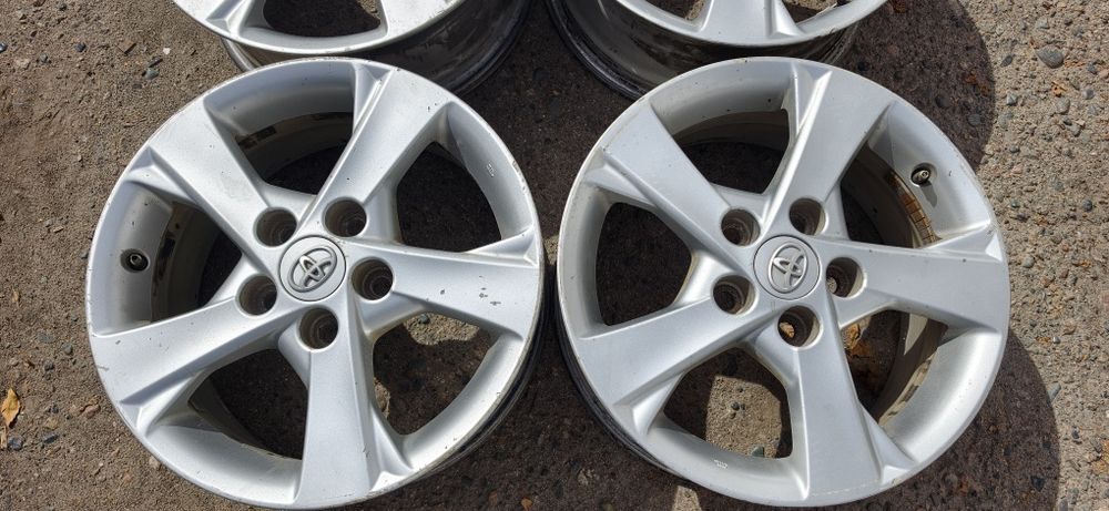 Комплект оригинальных дисков R16. Toyota. Corolla