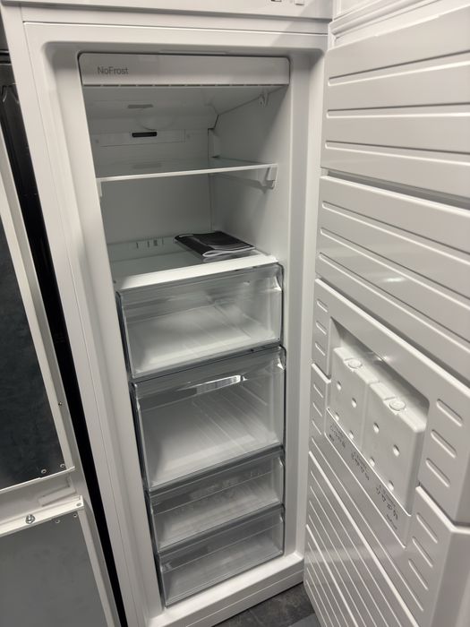 Congelator vertical Siemens GS29NVWEP