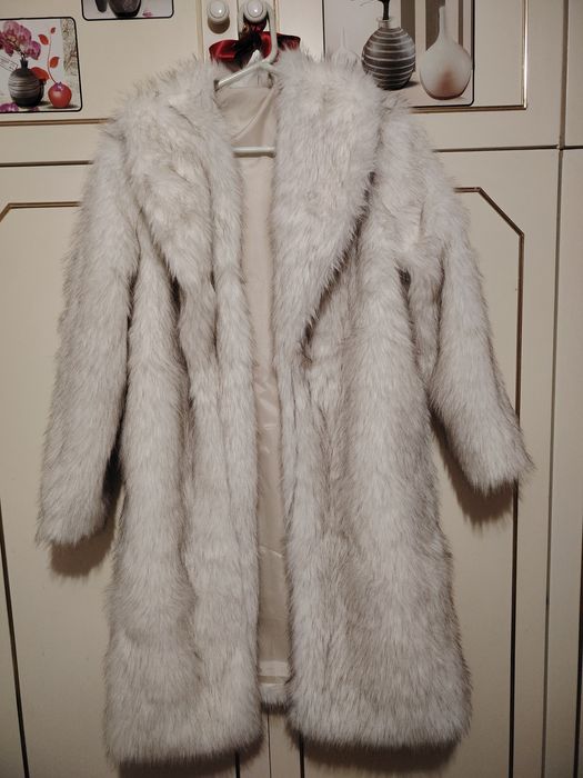 Дамско дълго палто с дълъг косъм