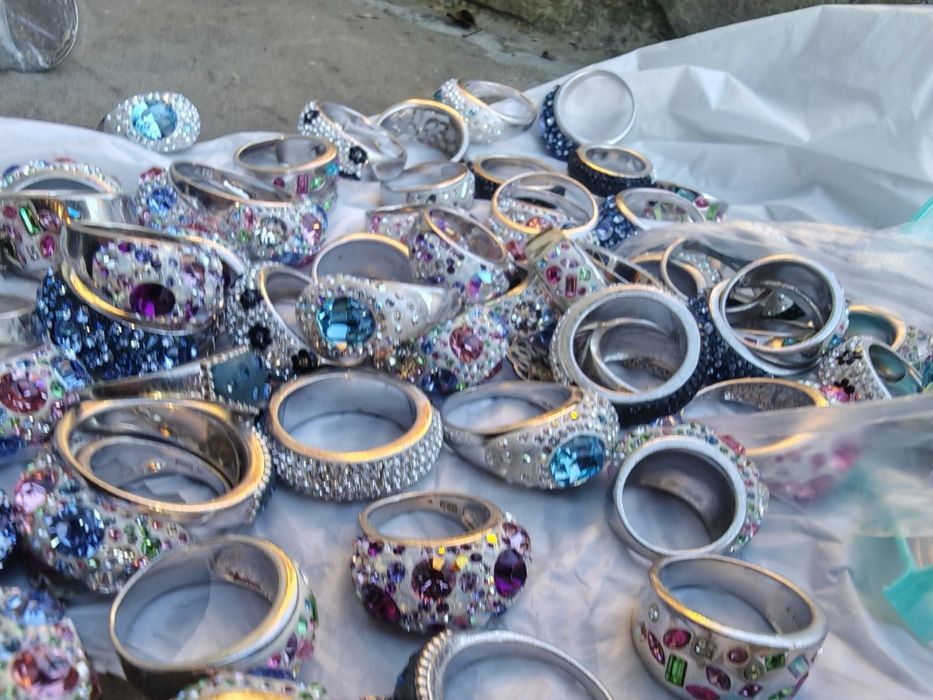 Продавам нови сребърни пръстени