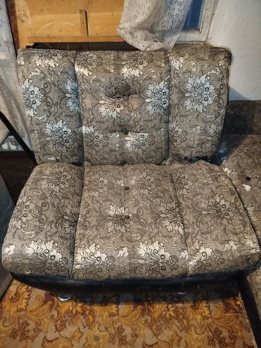 Диван и два кресла