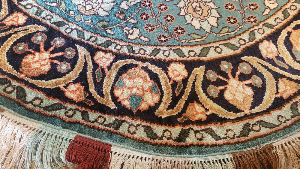 Нов,ръчно тъкан килим от естествена коприна,донесен от Индонезия ,Бали