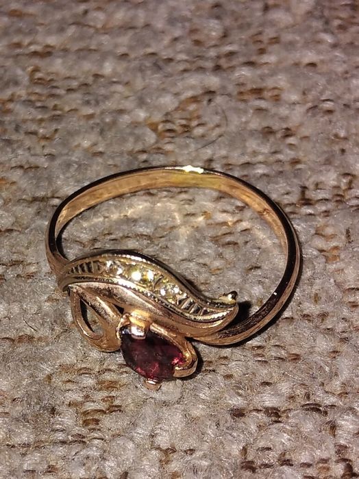 Продам  золотые кольцв