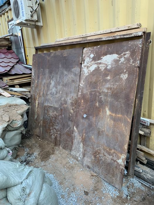 Продам ворота на гараж.