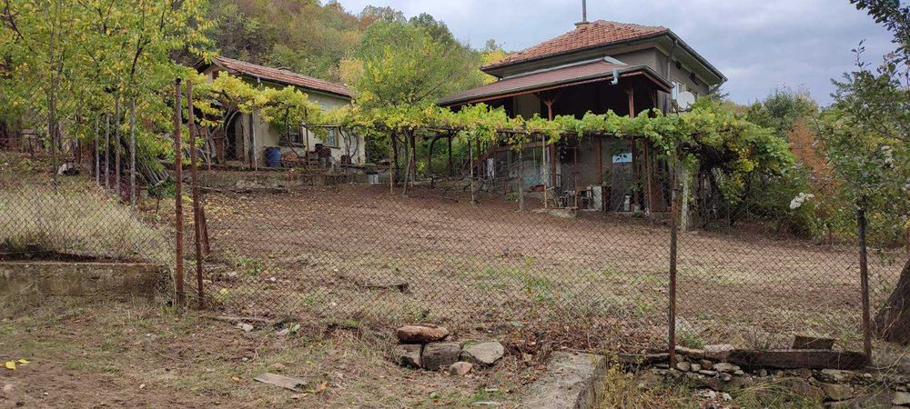 Продава се Къща в София, Люлин 6 - 22 кв.м за 2137 €/кв.м - Снимка #1