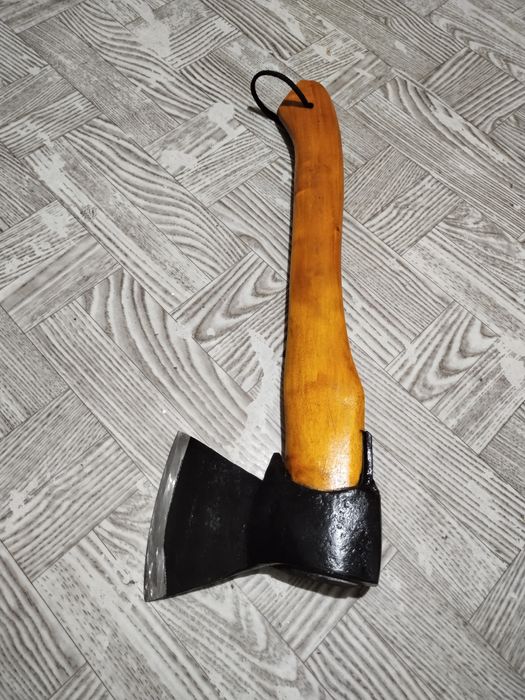 Топор для дров советский.