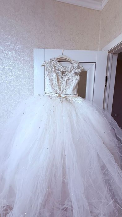 Свадебное платье за 15тыс.