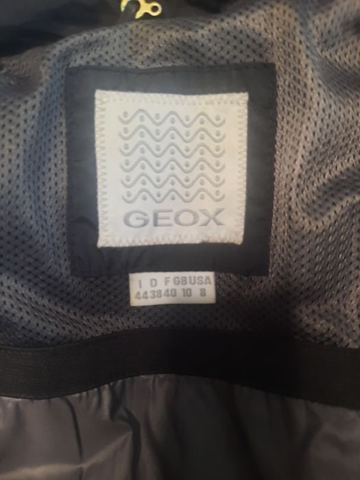 Продам куртку женскую