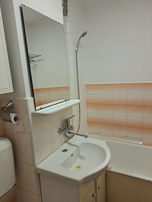Garsonieră de vânzare.