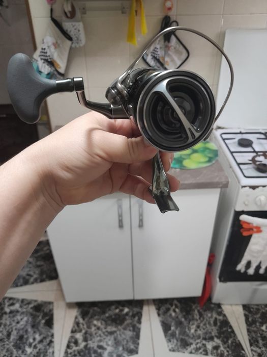 Mulineta shimano stella c3000hg-k noua