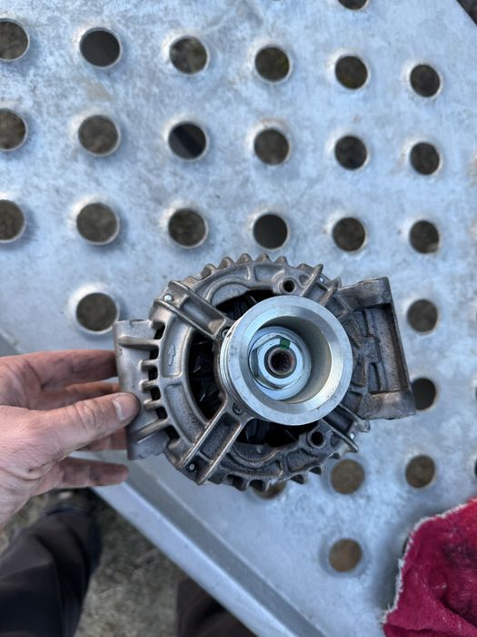 Alternator BOSCH  Dacia Logan 1.4 1.6 Benzina