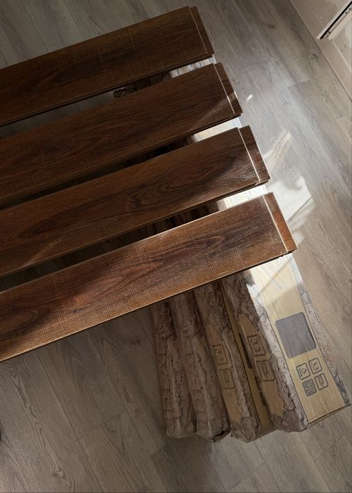 Ламинат на 9.8-м.кв