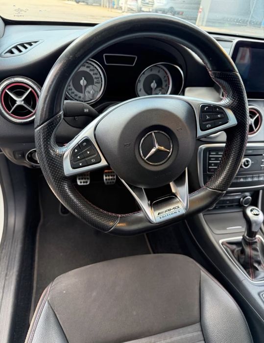 Mercedes cla 180 , an 2015