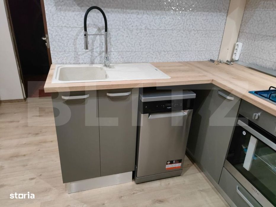 Apartament de inchiriat, decomandat, 65 mp, doua intrari, zona Ultrace