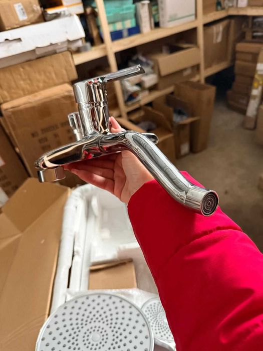 Coloana de dus superba cu baterie