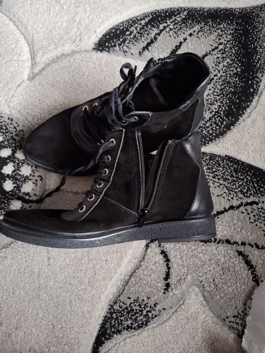 Дамски боти,почти нови