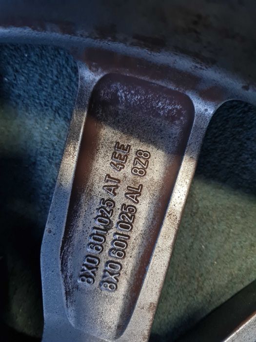 Оригинални лети джанти Ауди А1 17" 215 40 17