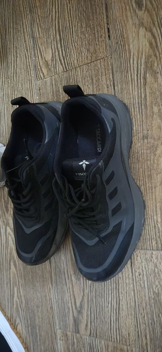 Кроссовки на мальчика 38.5-39р