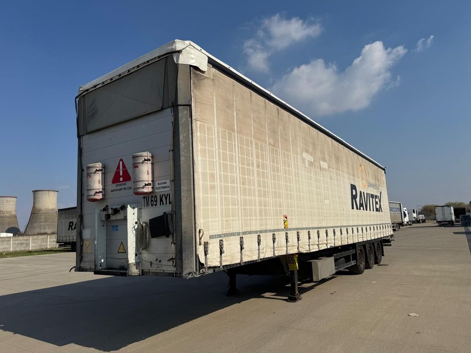 Schmitz Cargobull VARIOS Schmitz Varios, 2015, ADR, cert. anvelope