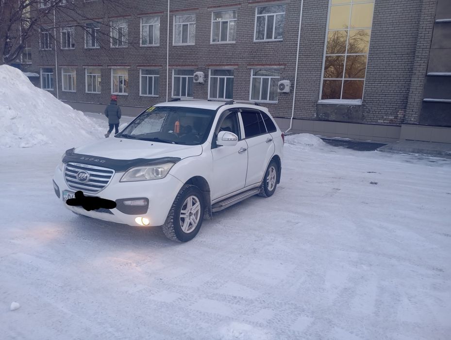 Продам машину  Лифан Х60 год2014