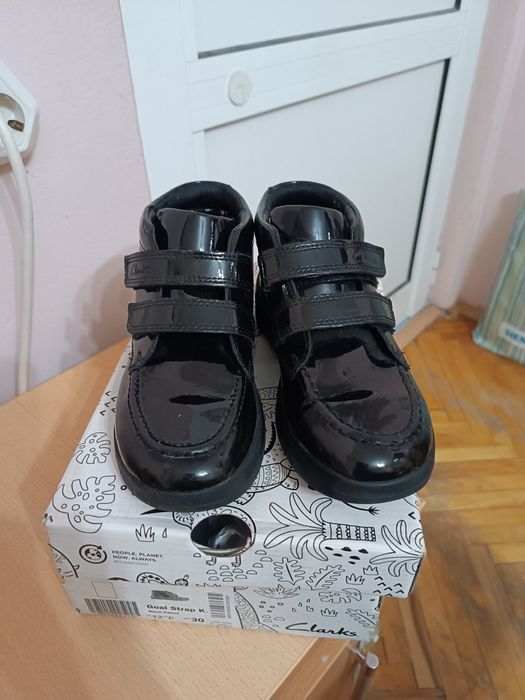 НОВИ  боти Clarks 30  номер