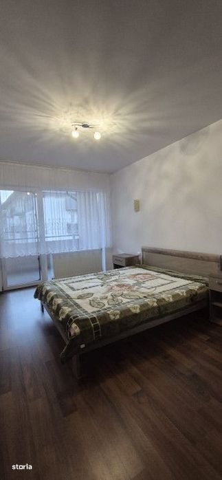 Apartament de 3 camere, garaj, balcon zona Terra — fotografia 3