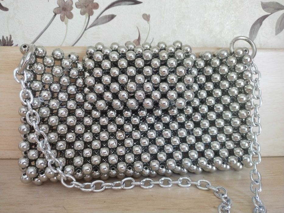 Женская сумка из бисера