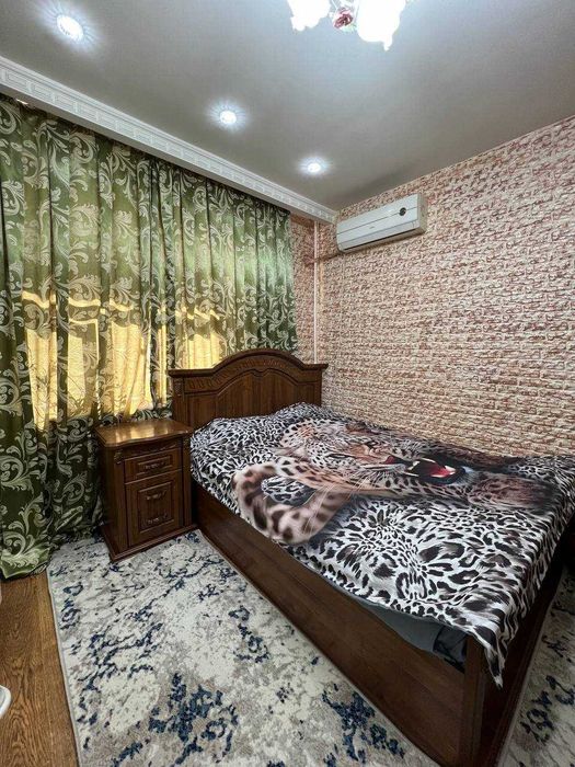 Слонима 4/3/4 кирпич малосемейка 72 м2 чистая, не торец сзади Ин базар