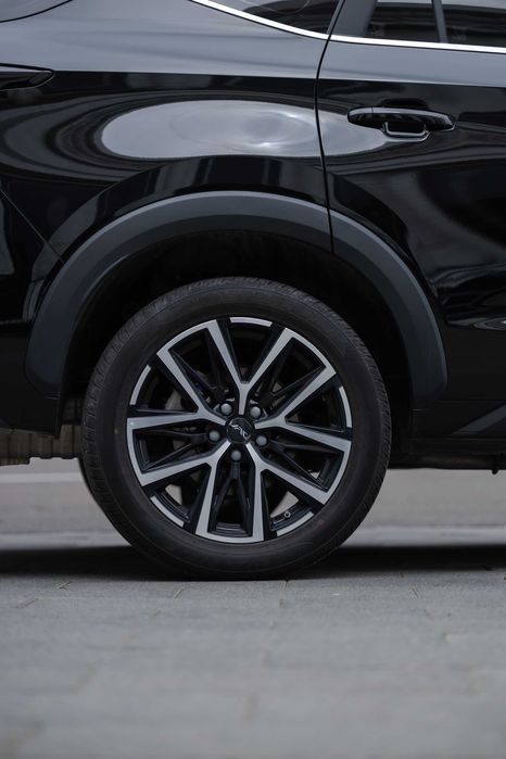 JAC JS8 – Premium 7 o'rinli oilaviy krossover