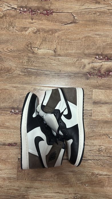 Jordan 1 Dark Mocha