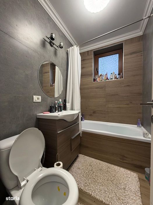 Apartament cu 3 camere, situat la etajul 3, în zona ultracentrală