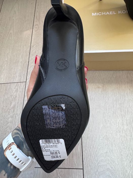 Чисто нови Michael Kors само пробвани!