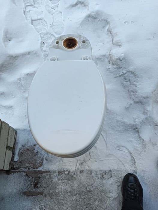 Продам унитаз (б/у)