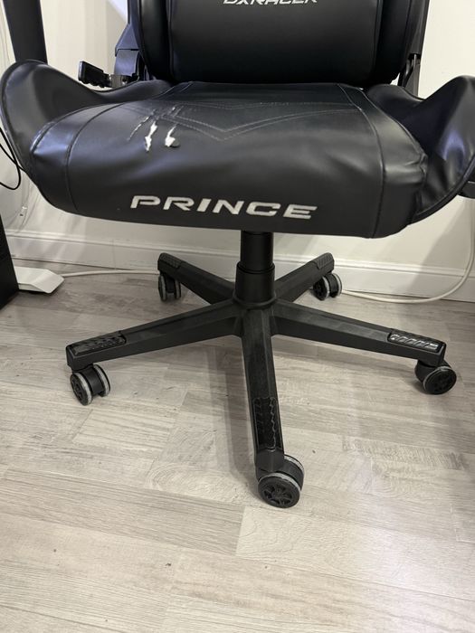 Игровой стул DX Racer Prince
