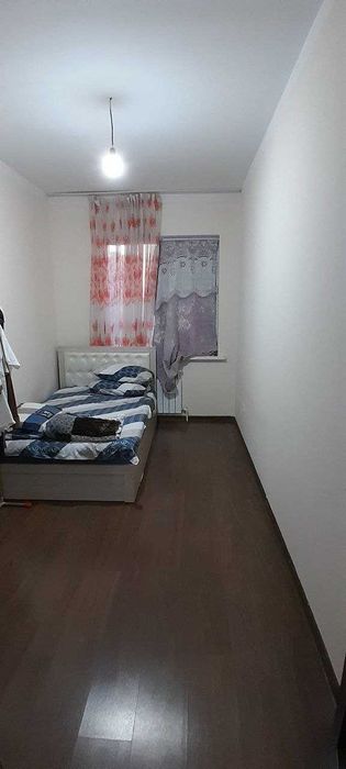 Sergili 10 xudud 3 xona 5 qavat 8 qavatlik uy 75 kv  UY Tezda sotiladi