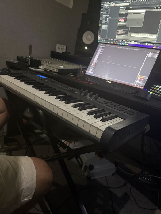 M-Audio Axiom 49 – MIDI клавиатура