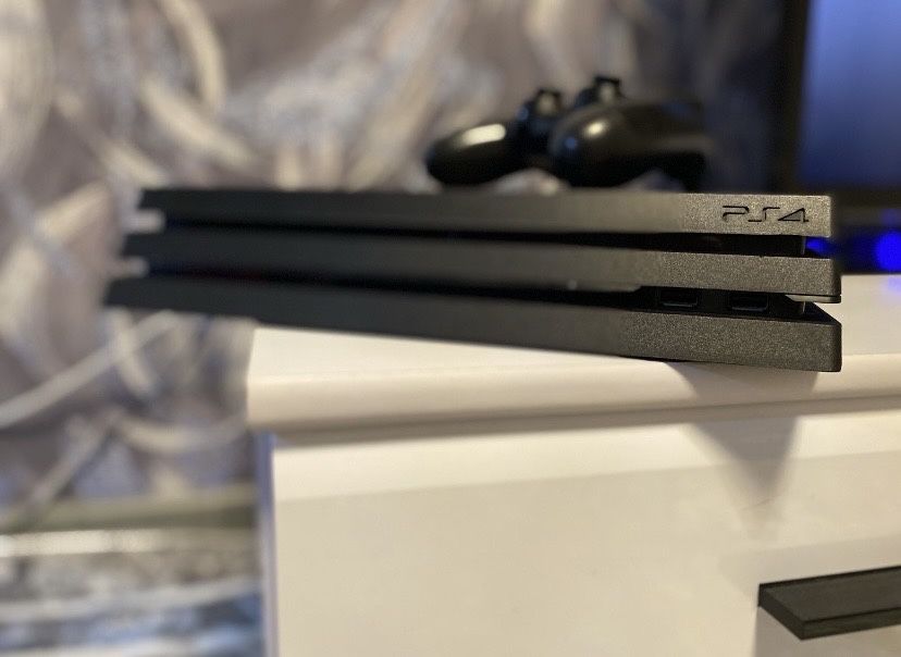 Продам пс 4 про/ps 4 pro