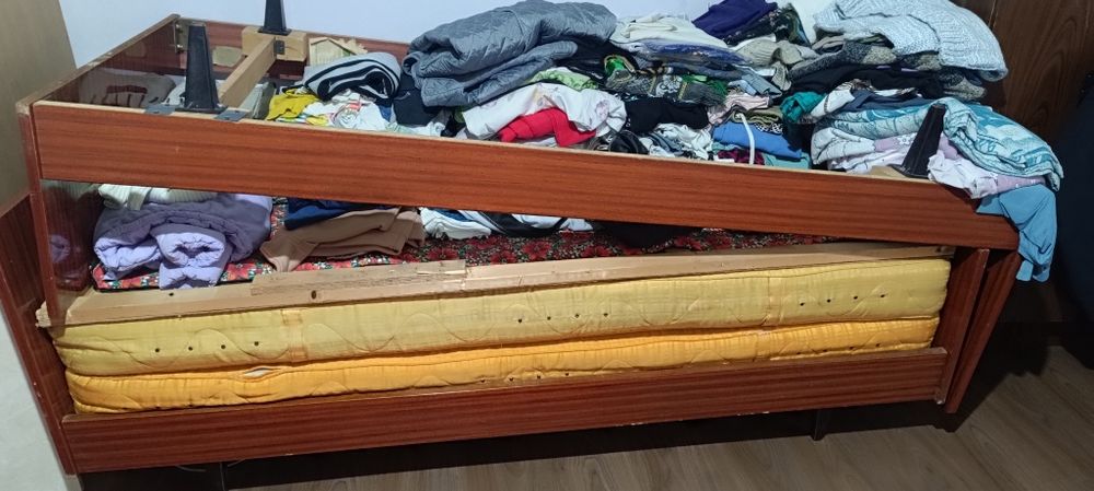 Российский юмшоқ двух спальное сотилади