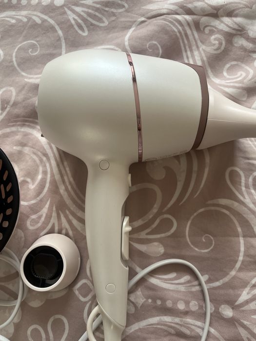 Сешоар Philips BHD628/00