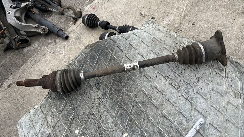 Suzuki SX4 задна лява полуоска