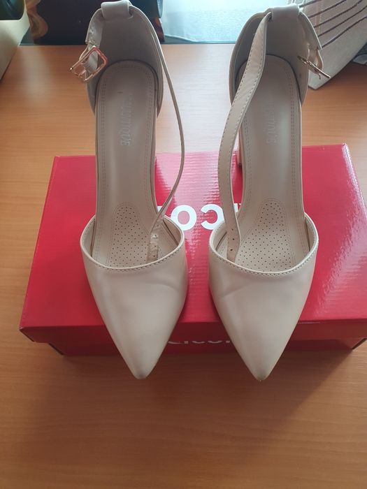 Pantofi dama crem