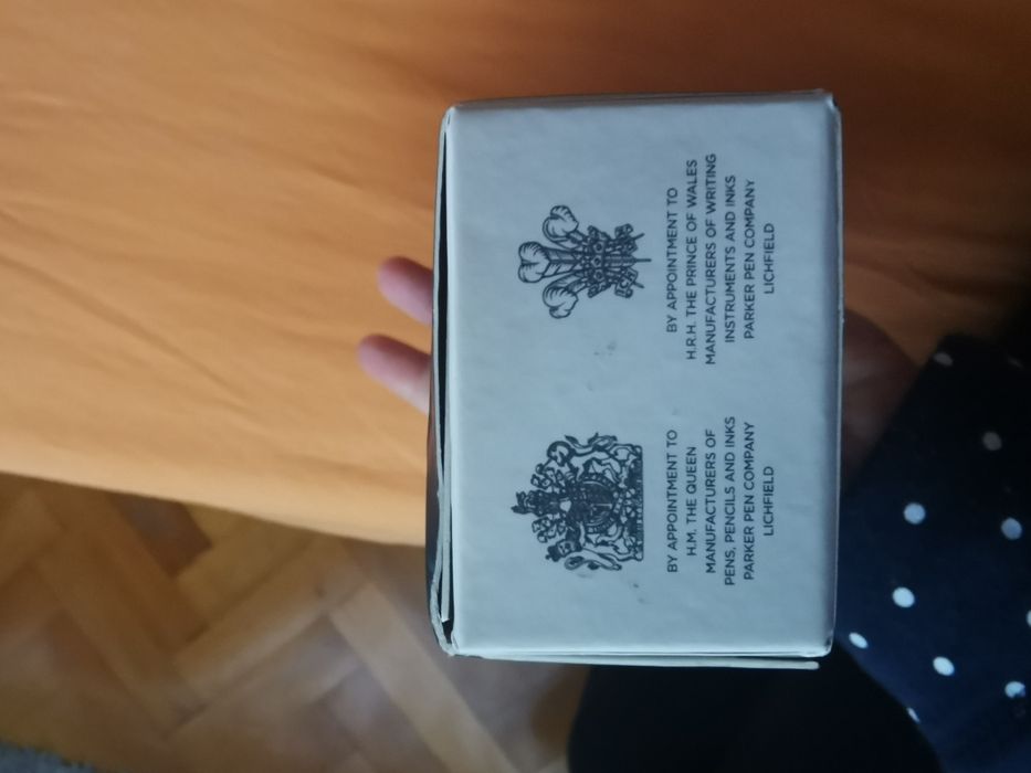 Stilou Parker nou, nefolosit, cu rezervă cerneală