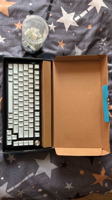 Tastatură Mecanică Custom 75% - Switch-uri Mov + Keycaps Pudding